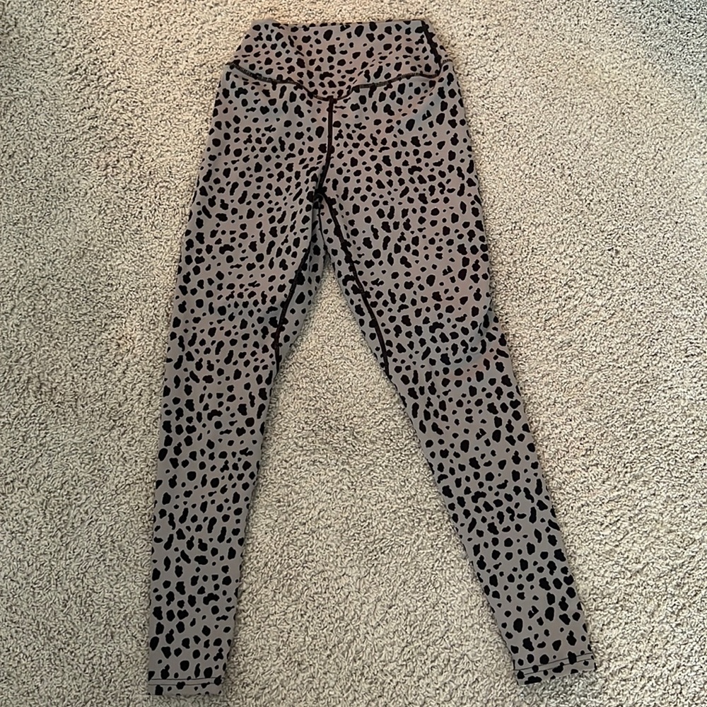 Balance athletica snow leopard leggings